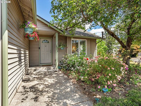 5th image of 6909 NE 102nd Ave
