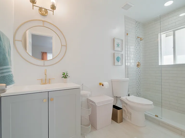1332 Longwood St #1 — Photo 17