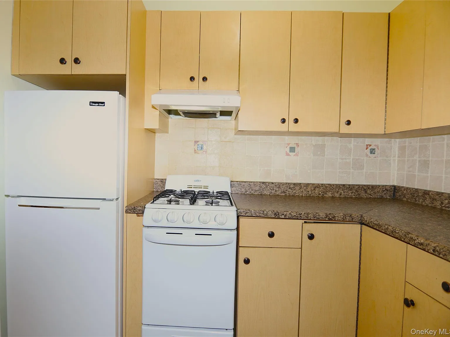 1 bed, 1.0 bath, 622 sqft, $2,450 — Photo 2