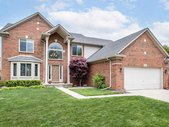 41870 Antoinette Ct, Clinton Township, MI 48038