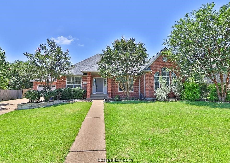 1st image of 4608 Oakmont Cir
