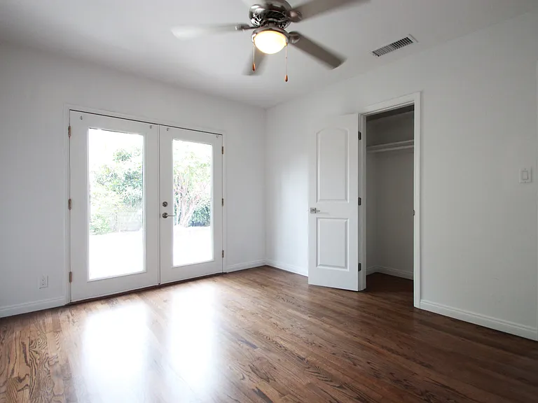 2732 S Westgate Ave — Photo 12