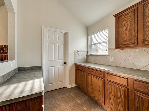 5th image of 3716 Hazel Dr