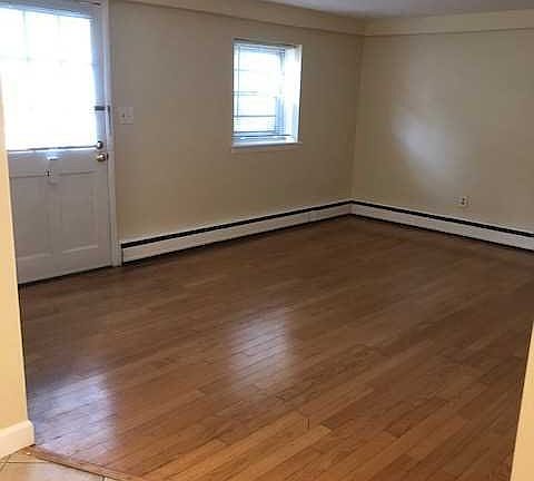 3rd image of 325 Essex St #O