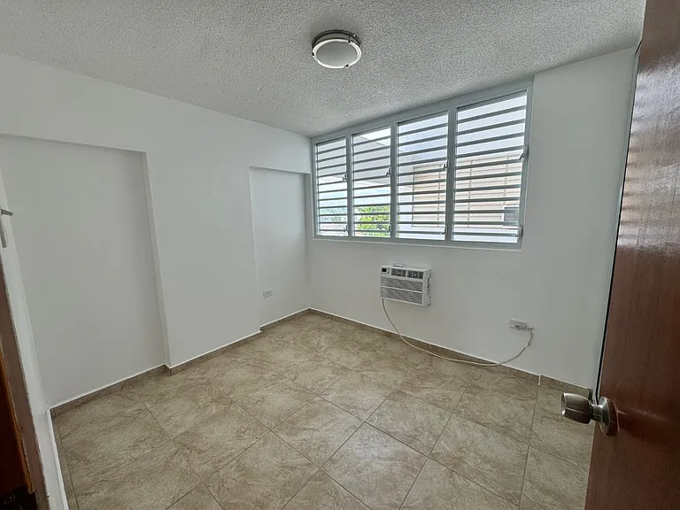 3 Cond Profesional #F — Photo 11