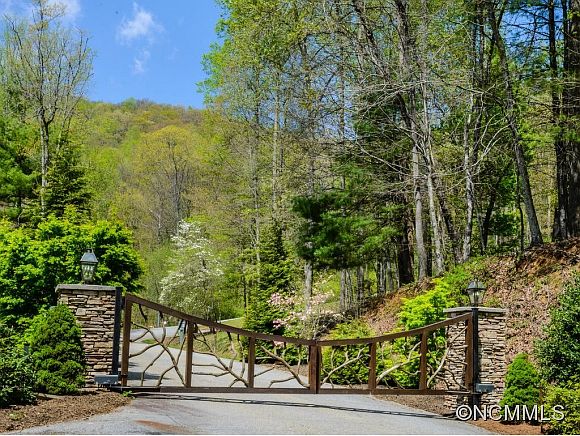 2nd image of 108 Pisgah Forest Trl