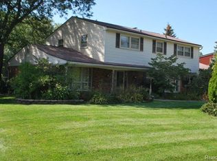 30007 Pipers Ln, Farmington Hills, MI