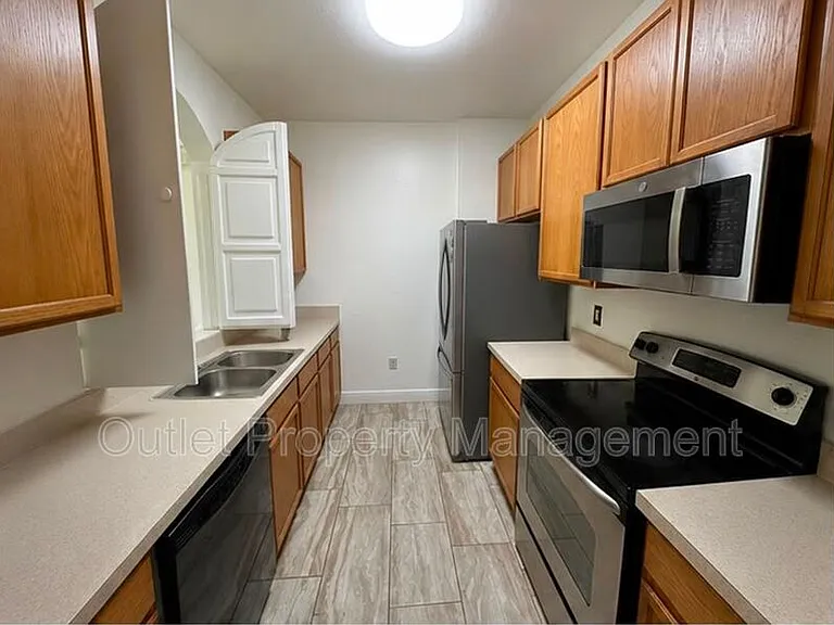 8630 Buccilli Dr #201 — Photo 2