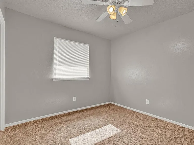 1000 W Silver Meadow Dr — Photo 18