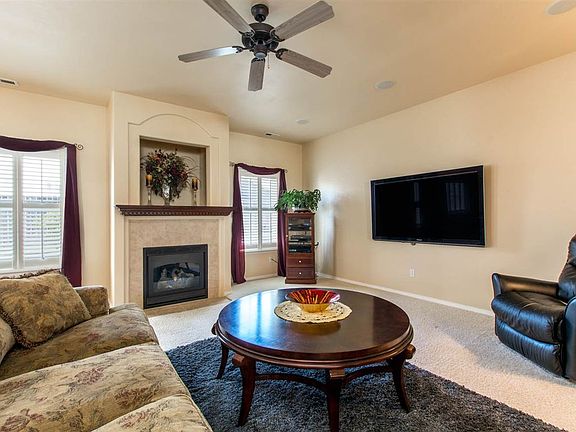 4th image of 1436 Desert Springs Ave