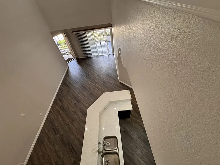 Alcantara Home Apts — Photo 94