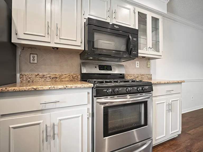 5609 Bentley Ct — Photo 10