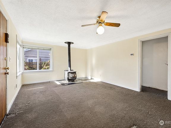 3rd image of 811 119th Street S