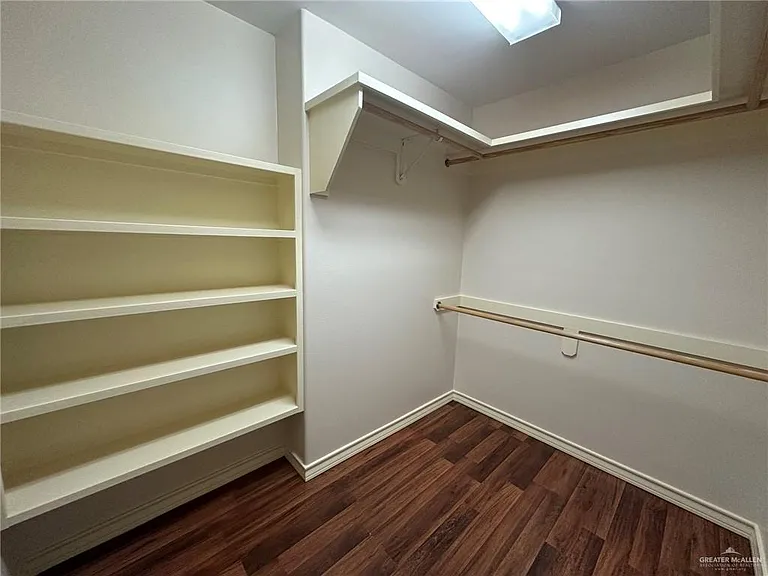 1200 S Gumwood St — Photo 17