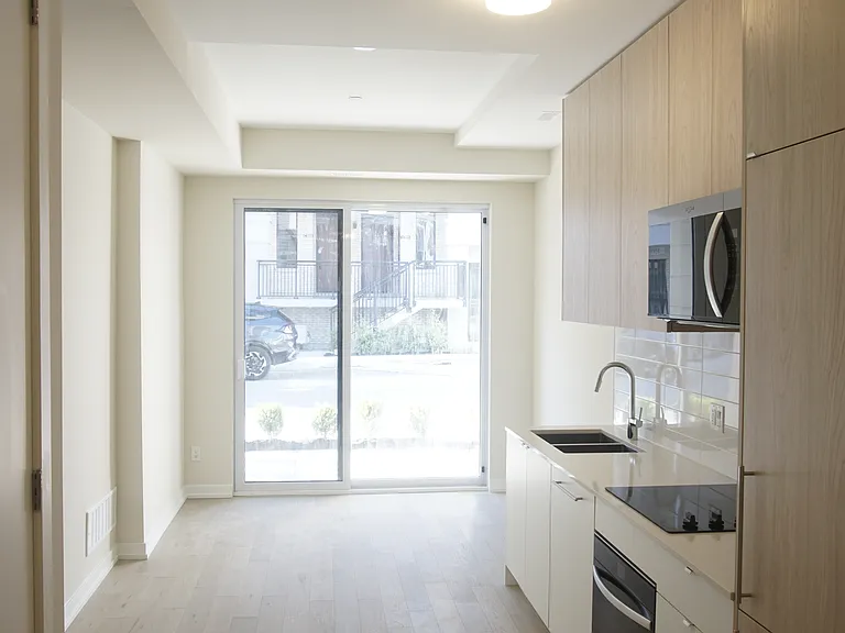 2 David Eyer Rd #E103-RED — Photo 3