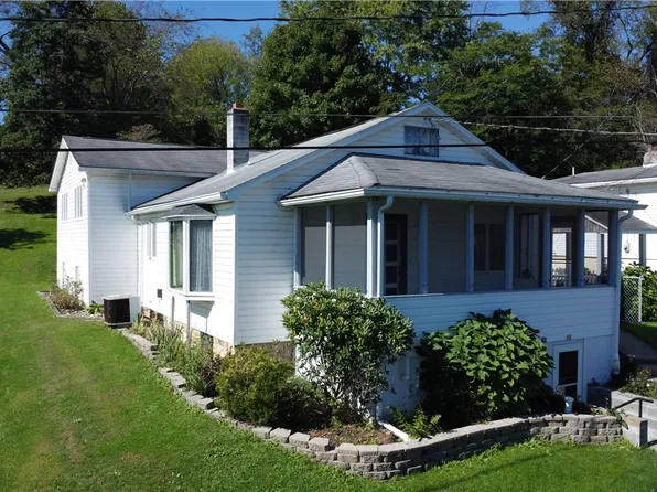 13 Dearth Ln, Uniontown, PA 15401