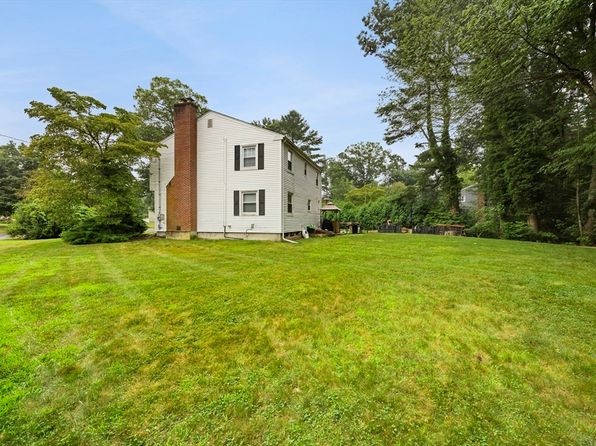 5 Live Oak Dr, South Easton, MA 02375