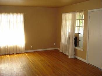 2nd image of 118 Adrian Dr