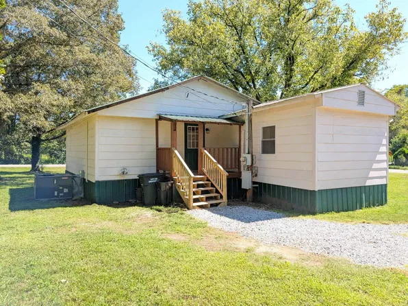 110 Aqua St, Graysville, TN 37338