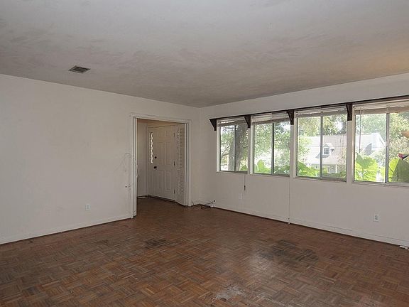 3rd image of 447 Shiloh Dr