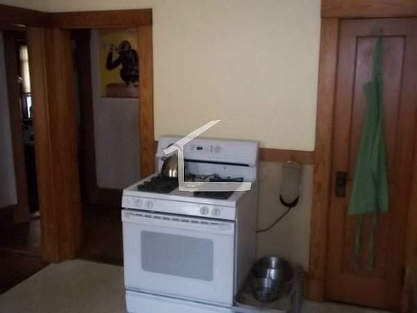 2nd image of 43 Gardena St #_002