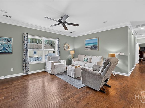 4th image of 1019 Laurel Avenue