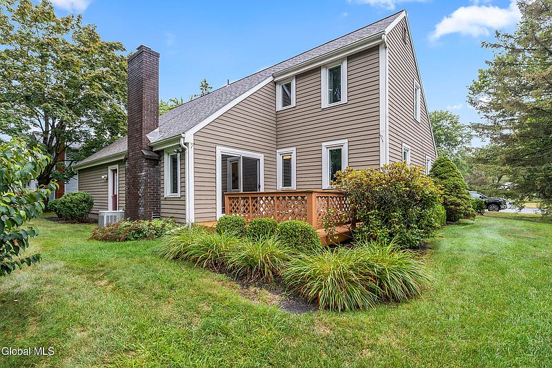 2nd image of 19 Longmeadow Drive
