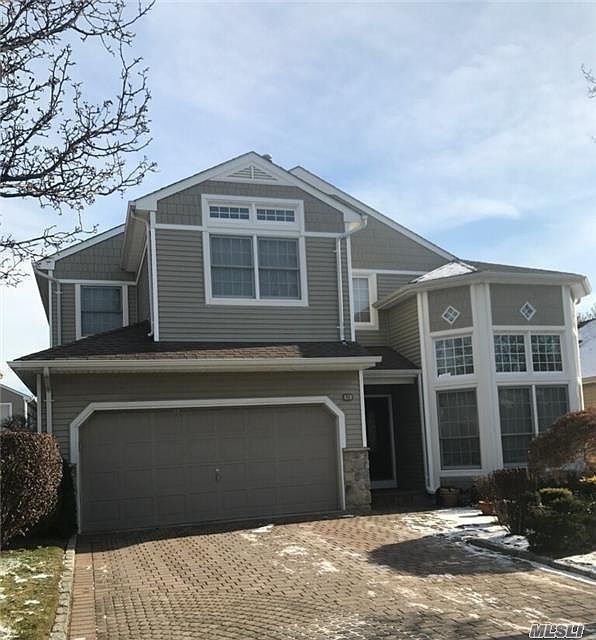 1st image of 12 Hamlet Dr