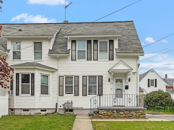 99 Arnold St, Methuen, MA 01844