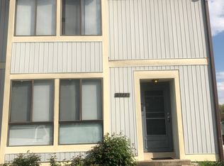 8723 Ridge Hollow Ct, Springfield, VA 22152