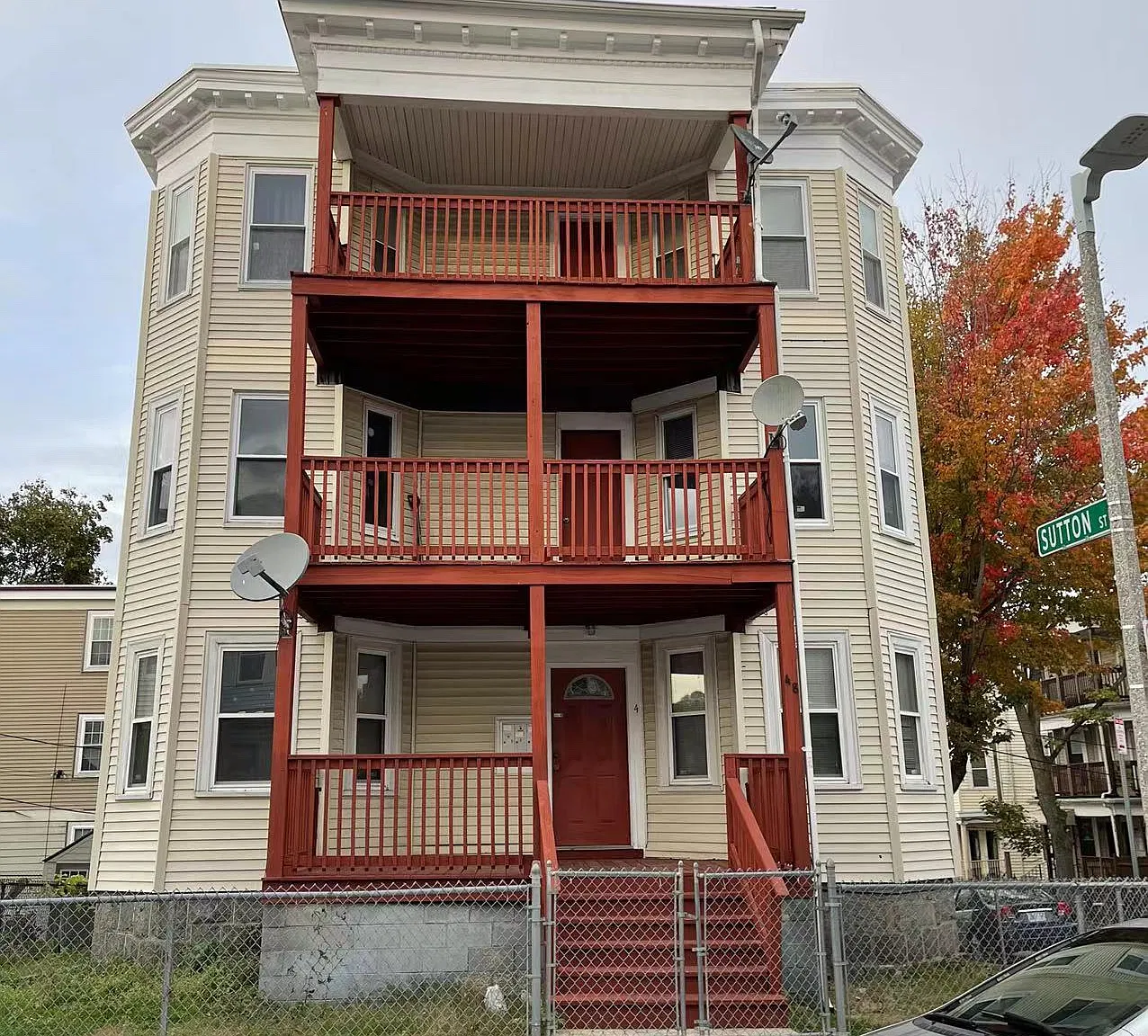 4 bed, 1300 sqft, $3,100 — Photo 1