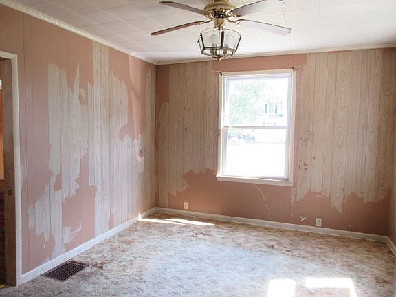4th image of 1609 W Fair Ave