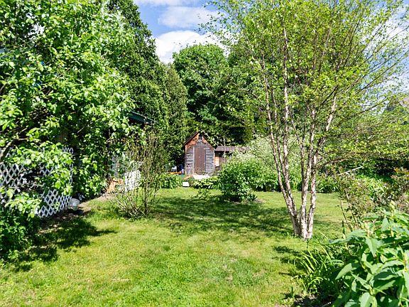 2nd image of 82 Oak Grove Avenue