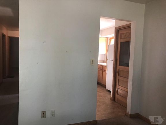 5th image of 1100 4th Ave E
