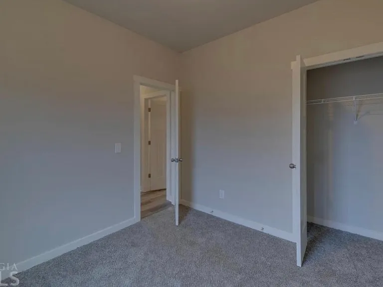 308 N Point Cir — Photo 7