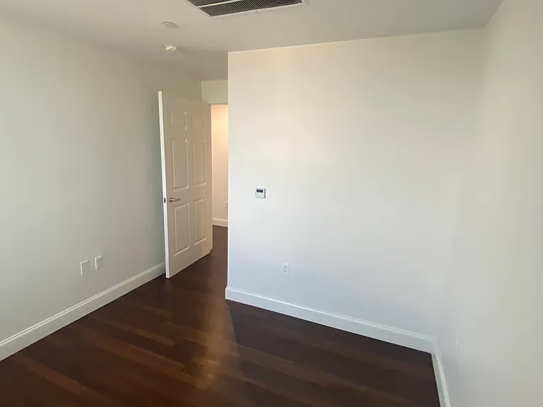 3100 Bergenline Ave #402 — Photo 17