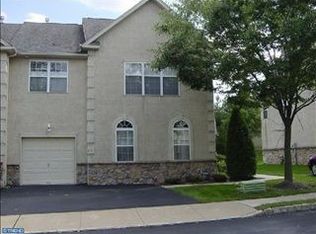 111 Castle Dr, North Wales, PA 19454