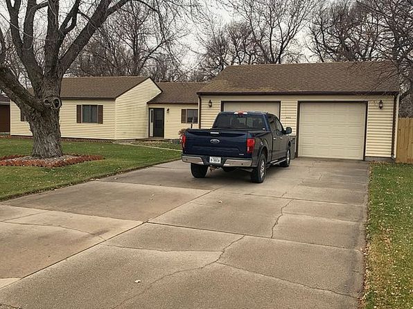 Grand Island NE Single Family Homes For Sale - 61 Homes | Zillow