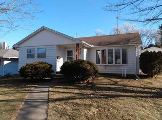 813 N Elm St, Cresco, IA 52136