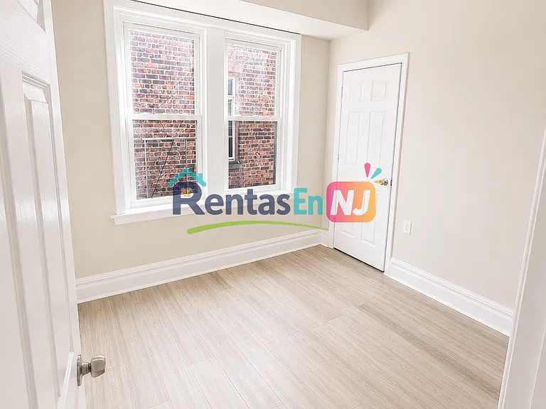 88 Pulaski St #14B — Photo 1