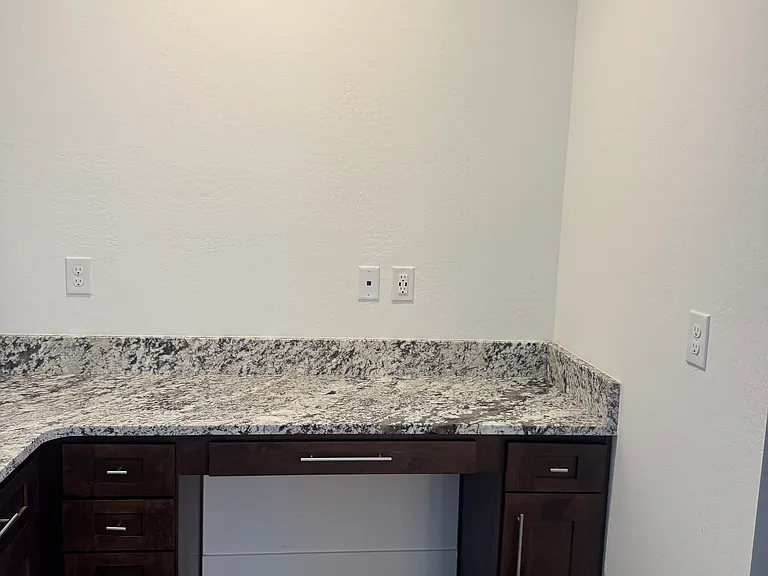 2521 S 180th Dr — Photo 37