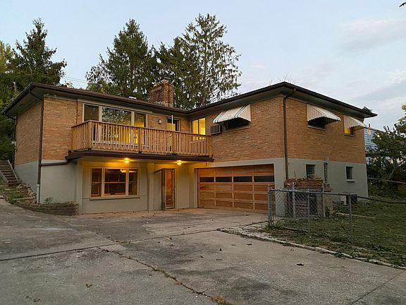 5th image of 1051 W Seymour Ave