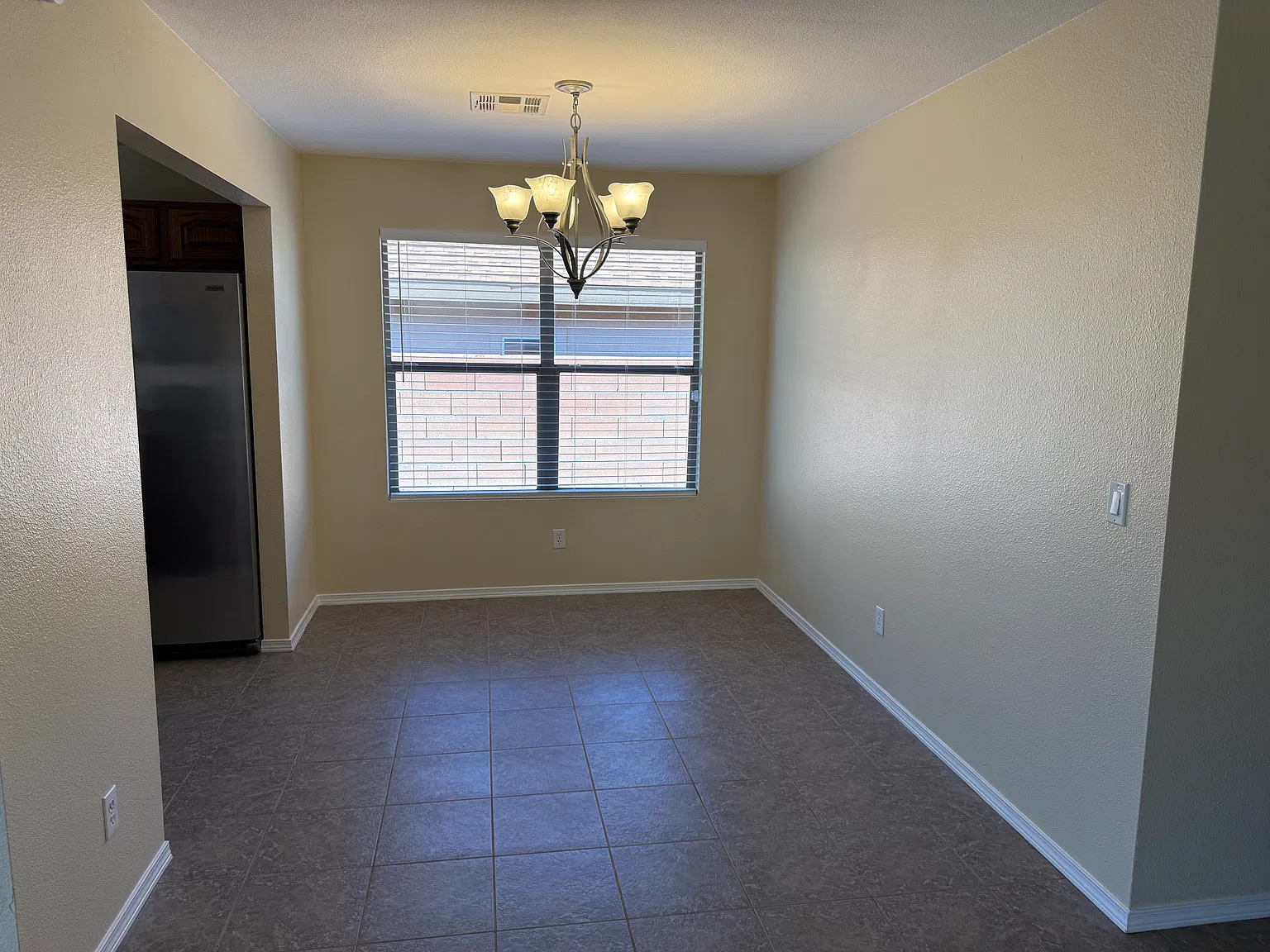 3 bed, 1257 sqft, $1,600 — Photo 4