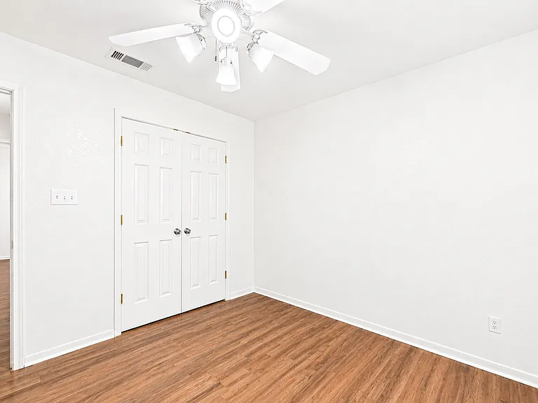 138 Lake Forest Dr — Photo 14