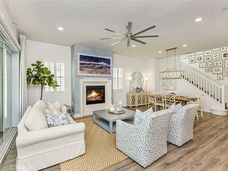 921 Camber Ln — Photo 23
