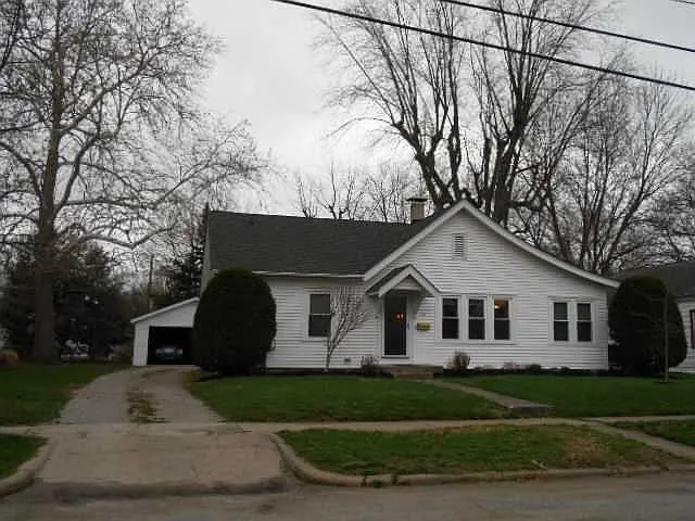 114 S Vine St photo 1