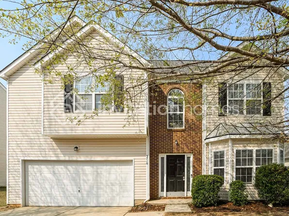 5710 Falkirk Ln, Matthews, NC 28104