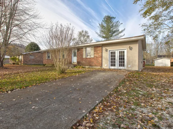 37 Chestnut St, Stanton, KY 40380