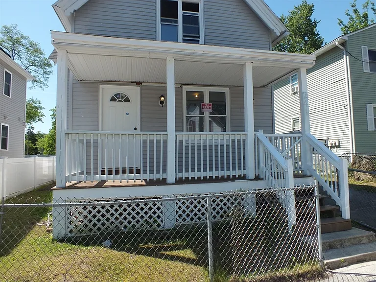 241 Tyler St — Photo 4