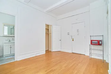 Rented by Living New York